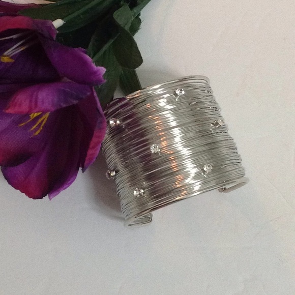 Cuff bracelet with rhinestones - Picture 2 of 4